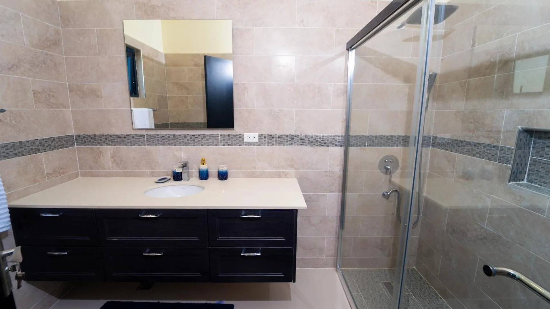 Pyramid Dreamstay 67 أوشو ريوس بيت ضيافة